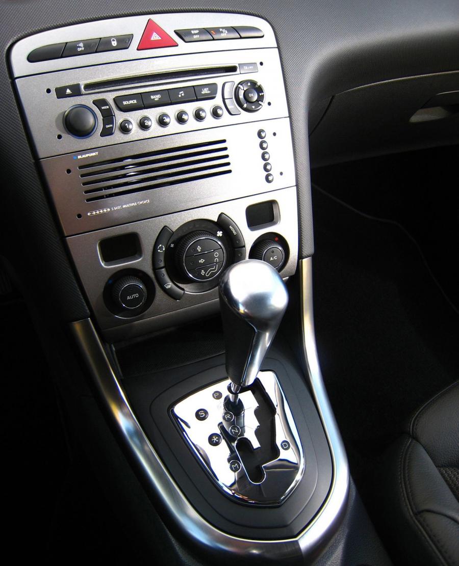  Peugeot 308 GT 2008 года  (фото 5 из 101)